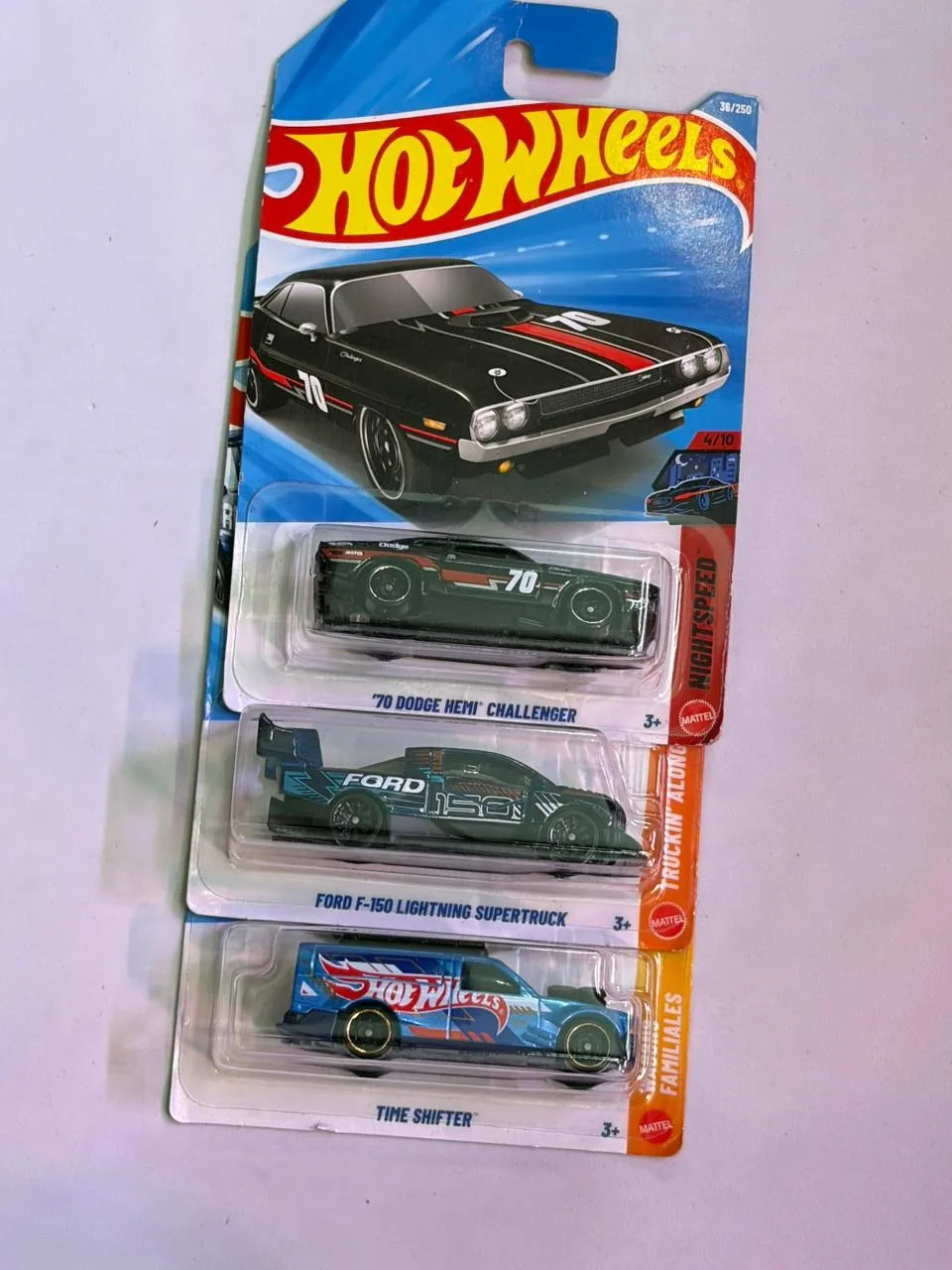 Hot Wheels 70 Dodge hemi challenger set 2 1/64 Scale Diecast Model