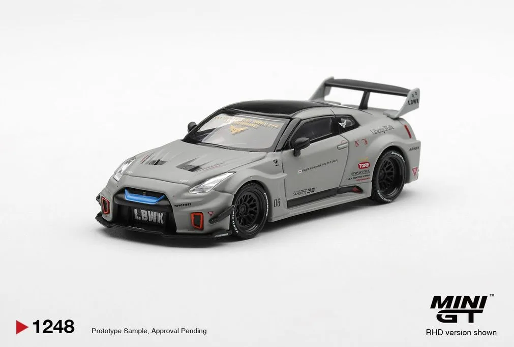 Nissan LB silhouette GTRR R35 - Mini GT 1/64 Scale Diecast Model