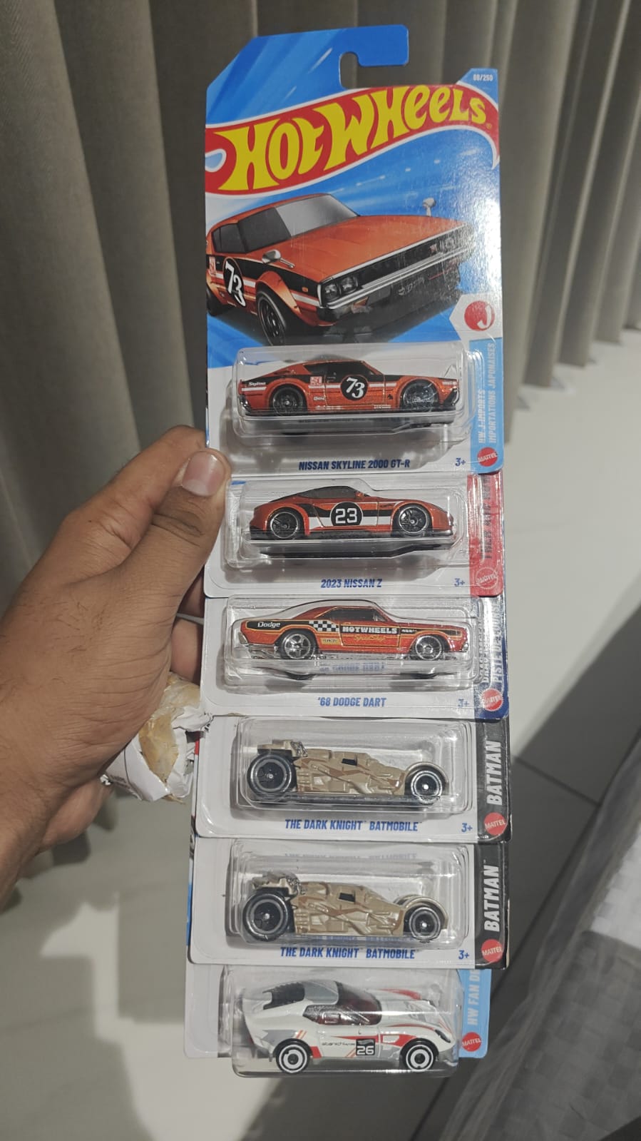 Hot Wheels Nissan Skyline 2000 GT-R review photo by Prasham Shah