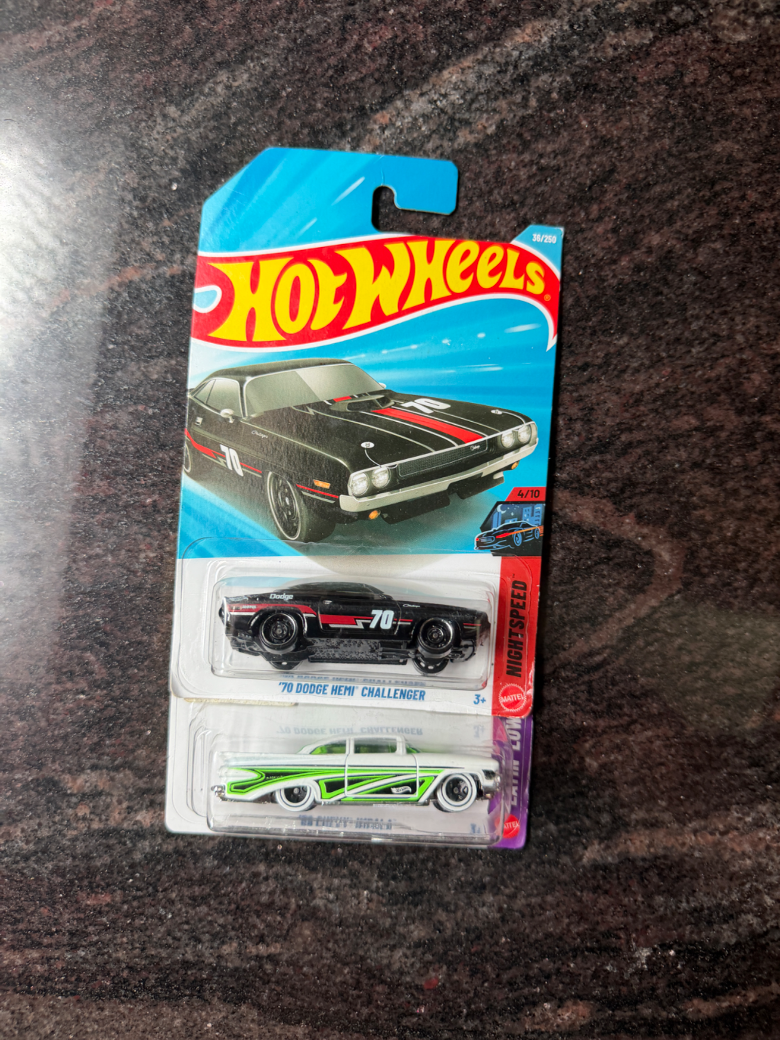Hot Wheels Hotwheels 70’ Dodge Hemi Challenger Set 1/64 (Blister) Scale Diecast Model