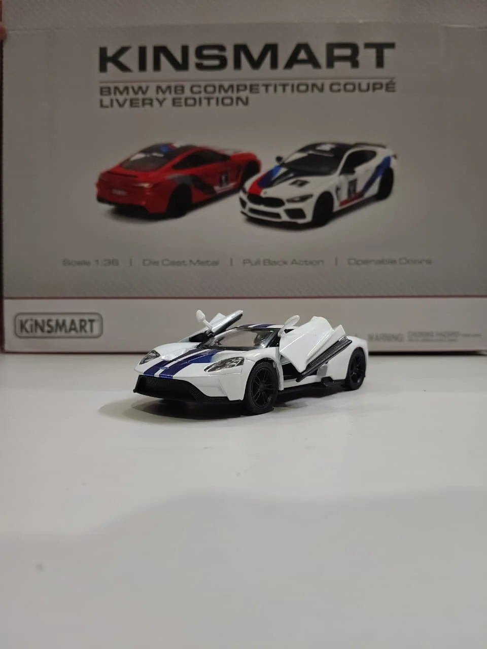 Kinsmart 2017 Ford GT (White with Blue Stripes) 1/36 Scale Diecast Model