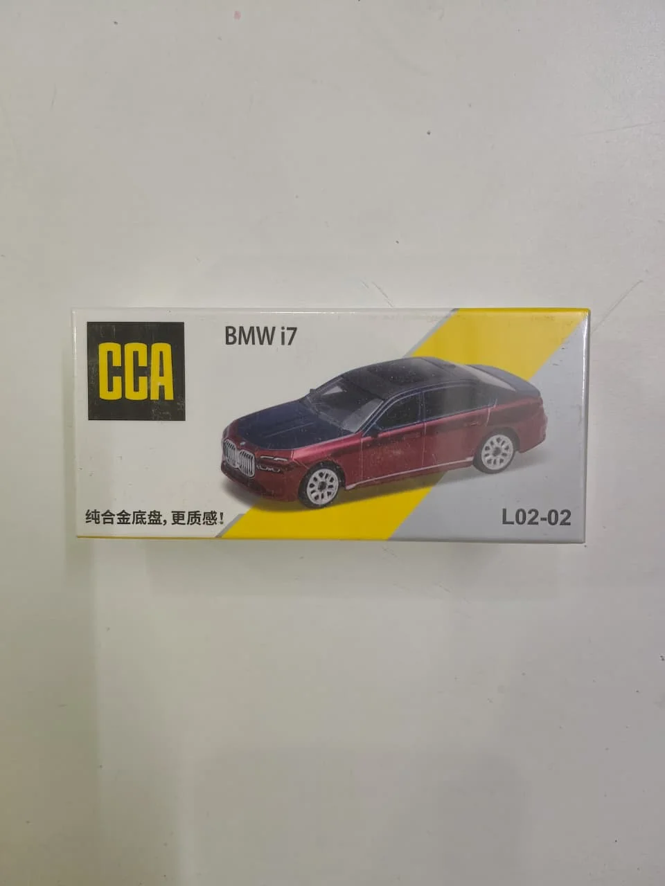 BMW i7 (Two-Tone) - CCA 1/64 Scale Diecast Model