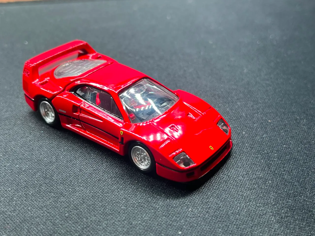 Tomica Premium Ferrari F40 - Hot Wheels 1/64 Scale Diecast Model
